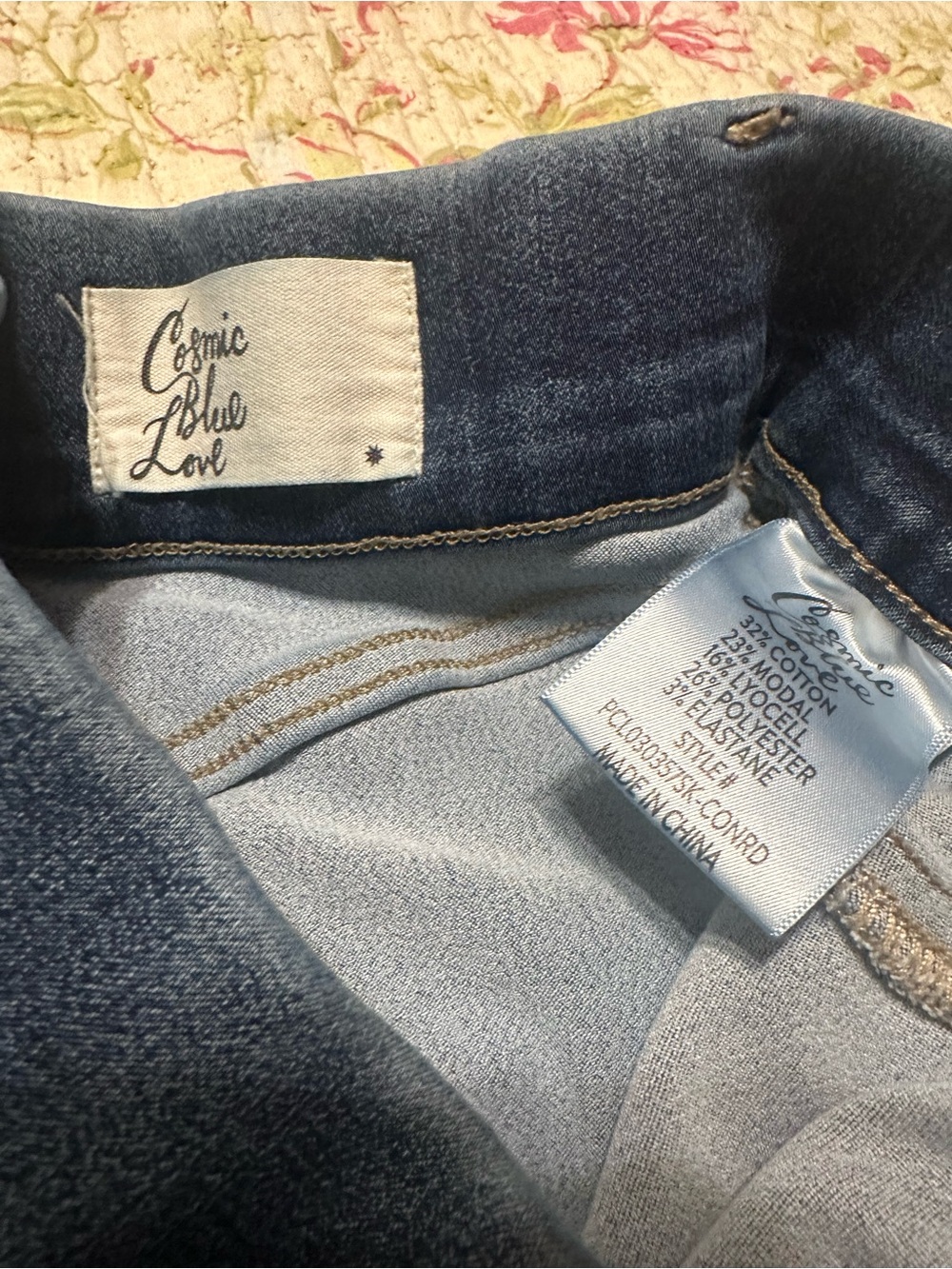 Cosmic Blue Love Women's Pull On Skirt Size 28 Stretch Denim - Picture 3 of 5